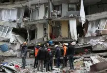 لحظة انهيار مبنى سكني في ولاية ديار بكر اثناء الزلزال 21 لحظة انهيار مبنى سكني في ولاية ديار بكر اثناء الزلزال